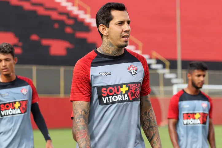 Victor Ramos em treino do Vitória na temporada 2019