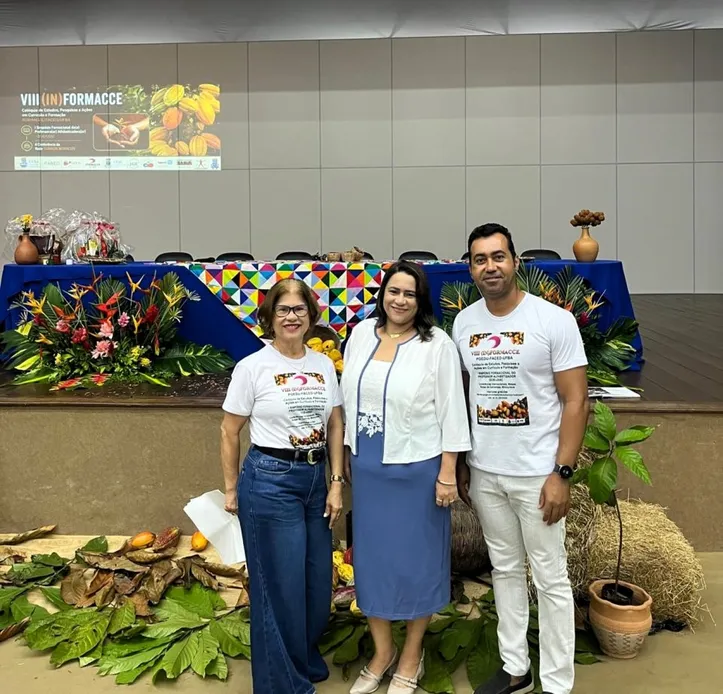 Representantes da Secretaria Municipal da Educação de Itabuna apresentam ações da rede durante colóquio na Uesc