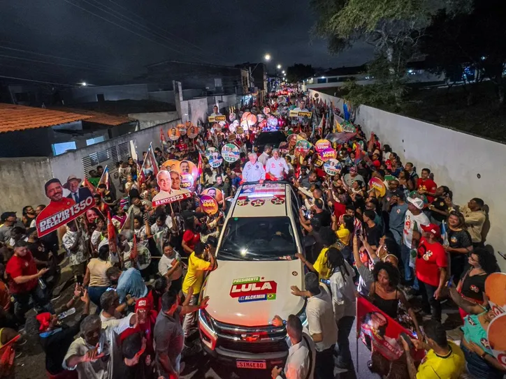 Jerônimo percorreu, nesta quinta-feira, 3, às ruas do bairro Feira IX.
