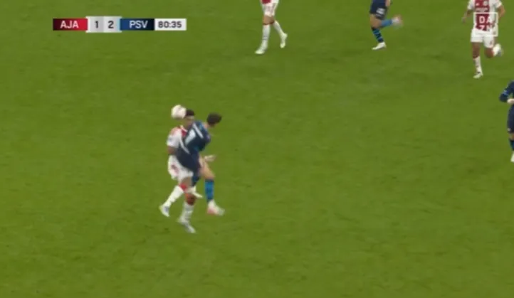 Agressão em PSV x Ajax