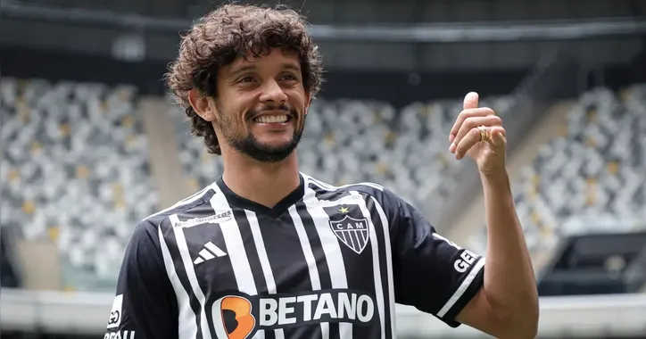 Gustavo Scarpa pelo Atlético-MG