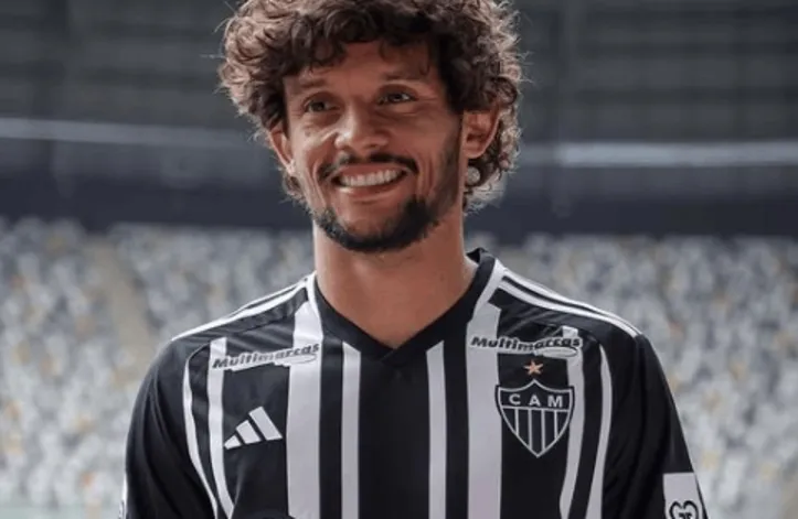 Gustavo Scarpa pelo Atlético-MG