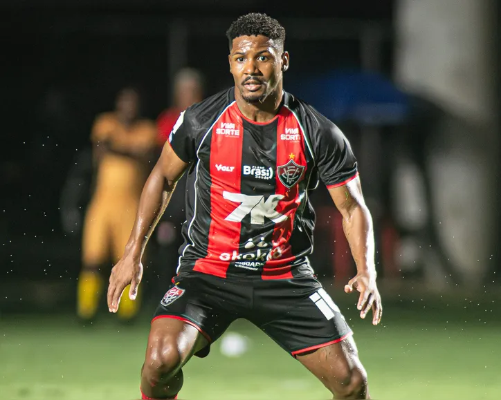 Fabiano atuando com a camisa do Vitória