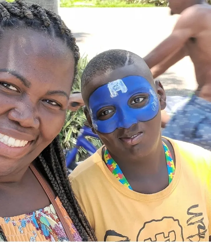 Cristiane e Eduardo, mãe e filho buscam na Justiça o cumprimento de seus direitos