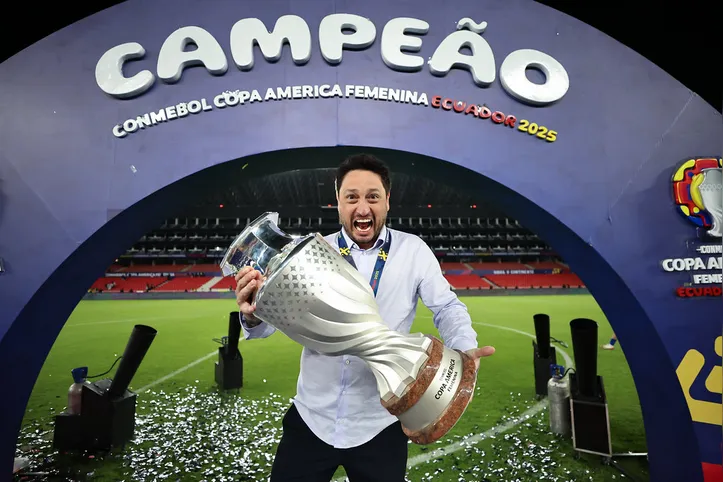 Arthur Elias, técnico da Seleção