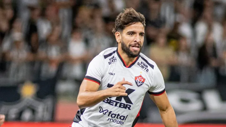 Pepê pelo Vitória