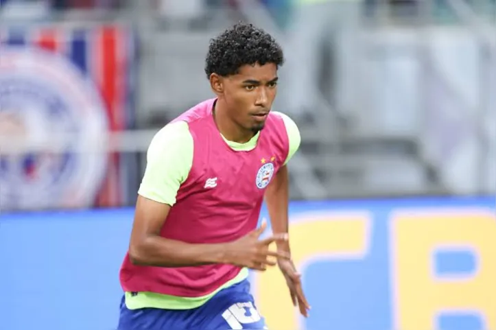 Vitinho em treinamento pelo Bahia