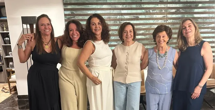 Angela Freitas, Maiza Brito, Ozana Barreto, Regina Weckerle, Dina Kertzman e Telma Wagner