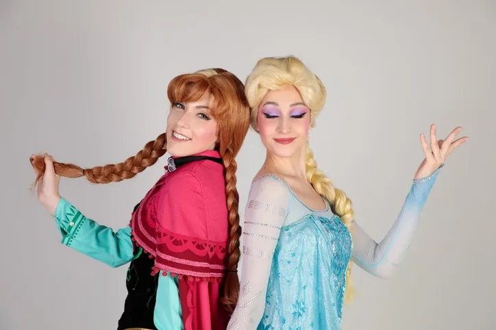 Espetáculo “Aventura Congelante – O Legado” leva magia e fantasia ao Teatro Jorge Amado no feriadão das crianças.