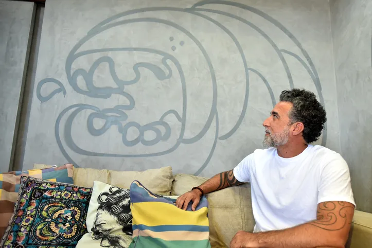 O produtor cultural Maurício Galvão passou a seguir LVC no Instagram