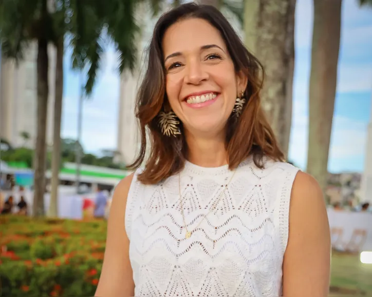 Juliana Brandão anuncia a trilha sonora do Natal do Shopping Bela Vista