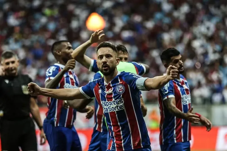 Everton Ribeiro pelo Bahia