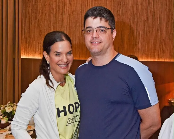 Roberta e Lucas Maia em manhã fitness no rooftop do Fasano (André Carvalho)
