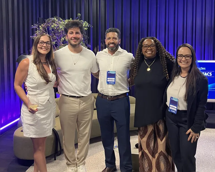 Bruno Soares e lideranças empresariais no Conexão UNIFACS, em Salvador