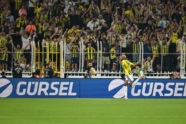 ISTANBUL, TURKIYE - AUGUST 05: Anderson Talisca of Fenerbahce celebrates after scoring during the UEFA Champions League third qualifying round first leg match between Fenerbahce and Sturm Graz at Chobani Stadium in Istanbul, Turkiye, on August 05, 2026. Celal Gunes / Anadolu (Photo by Celal Gunes / Anadolu via AFP)