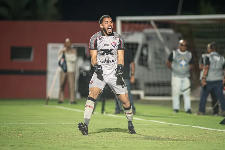 Lucas Arcanjo defendeu dois pênaltis nas semifinais do Campeonato Baiano