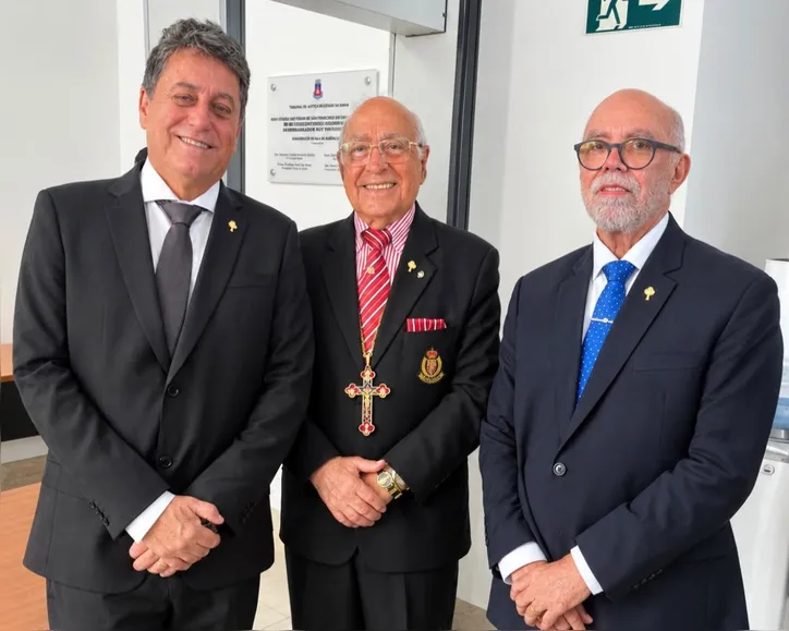 Nelson José de Carvalho entre os desembargadores Rosalvo Augusto e Benício Mascarenhas