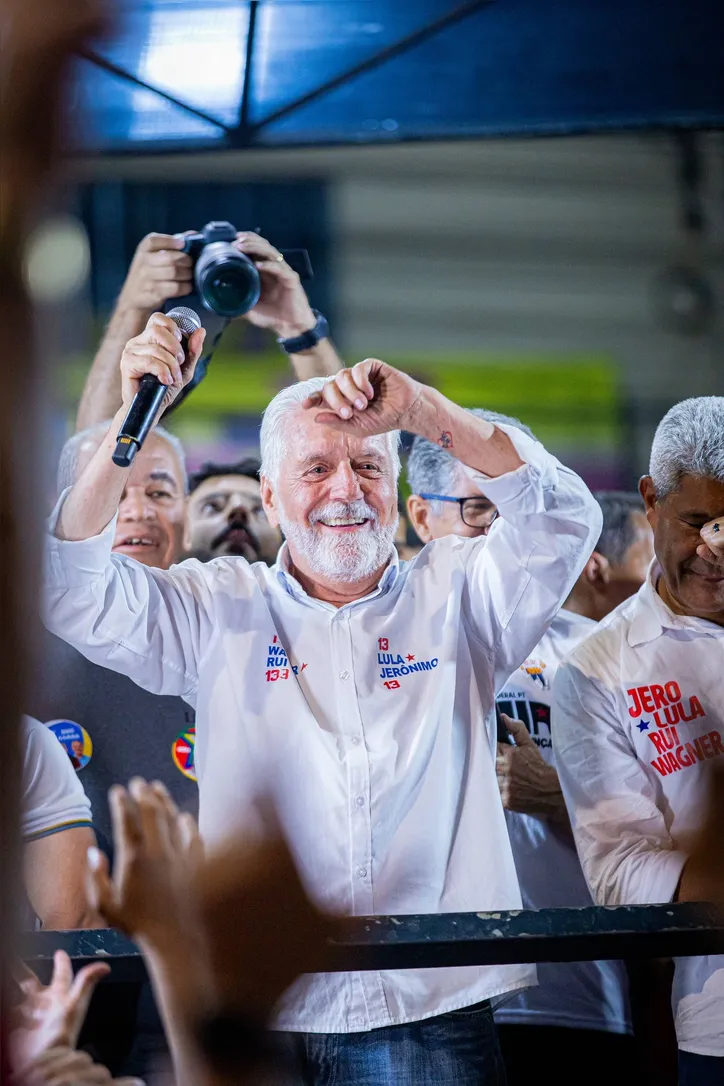Senador Jaques Wagner (PT) durante campanha eleitoral