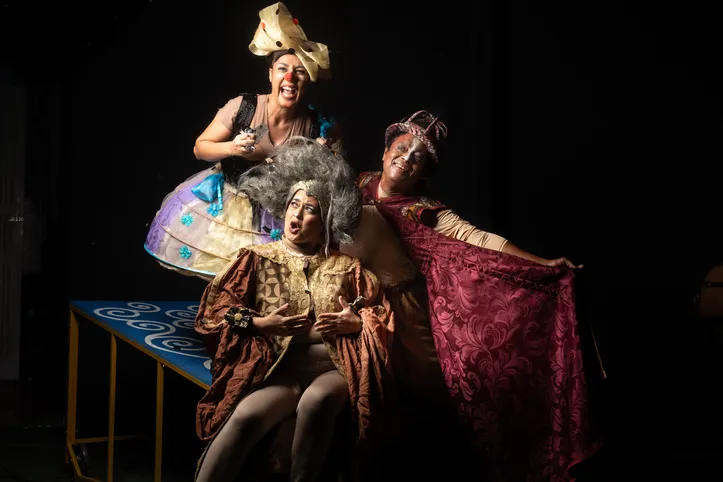 Grupo Imbuaça apresenta “De Mulambo e Filó” no encerramento da programação de espetáculos