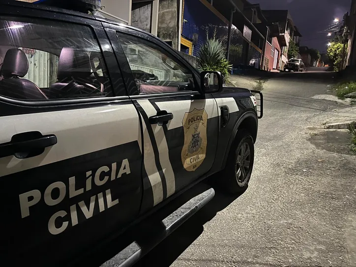 Imagem ilustrativa da imagem Sargento e servidores públicos são presos em operação contra fraude de veículos