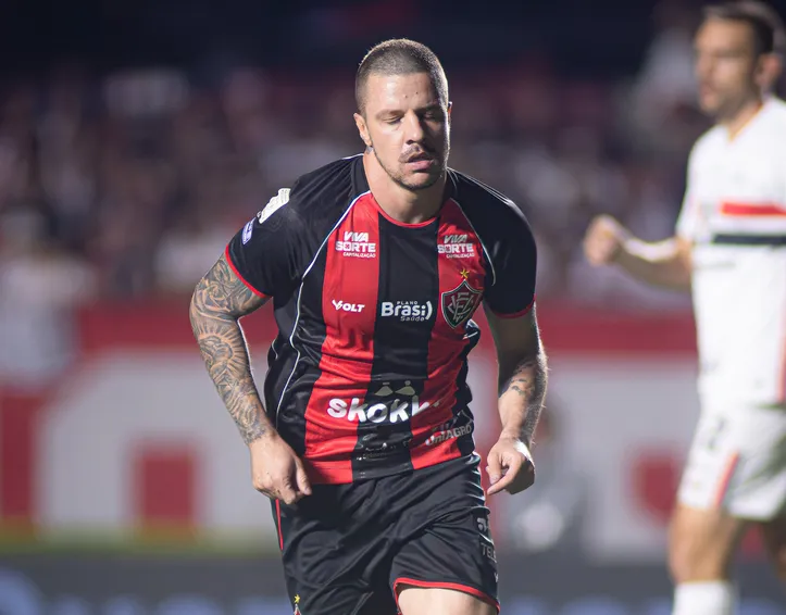Renato Kayzer, atacante do Vitória