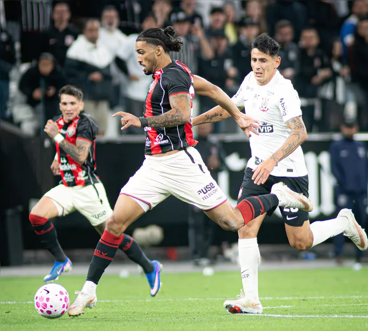 Fabri, atacante do Vitória