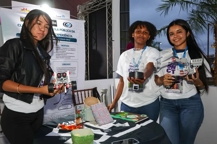 Clube STEM, criado pelas estudantes do Colégio Estadual Professor Carlos Valadares, em Santa Bárbara
