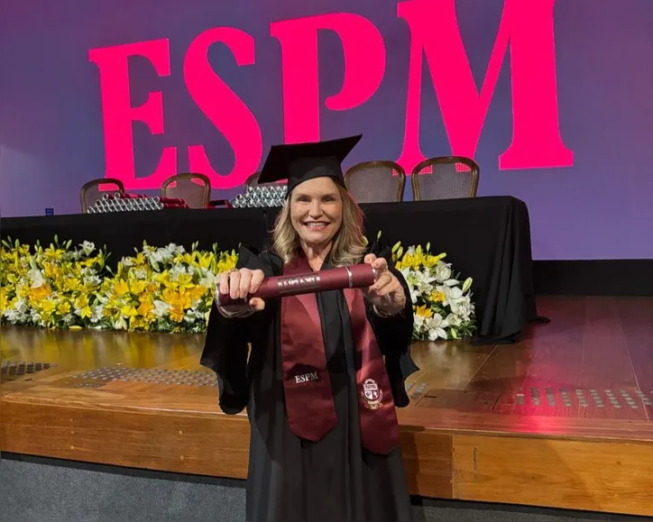 Consuelo Alban, celebra uma nova conquista profissional