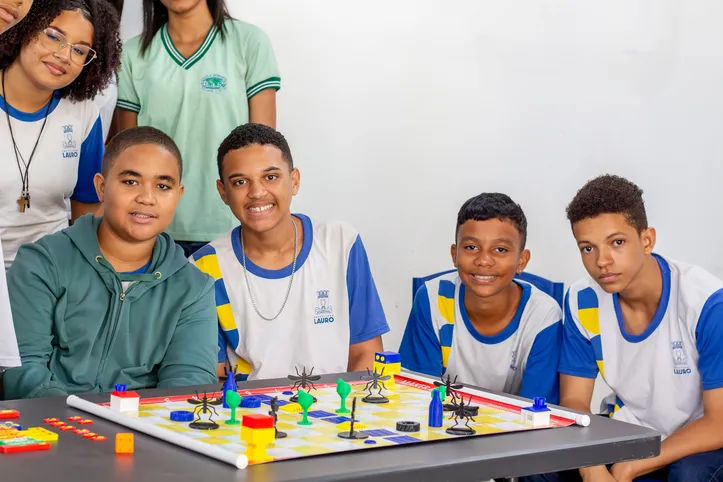 Projeto busca estimular a descoberta de novos talentos e aproximar jovens da das carreiras científicas