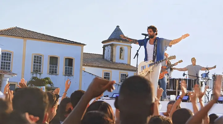 Jammil apresenta sucessos da carreira em show gratuito no Farol da Barra