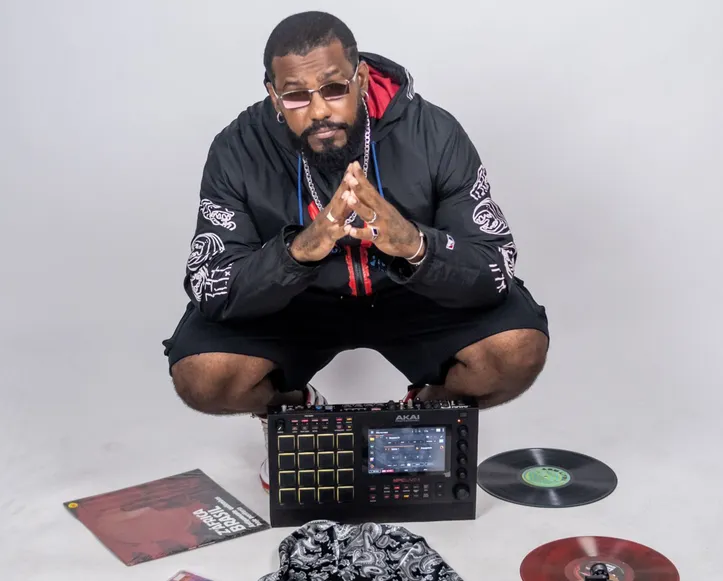 DJ Creator Beats abre o show de Thiaguinho com um set de black music na Concha Acústica