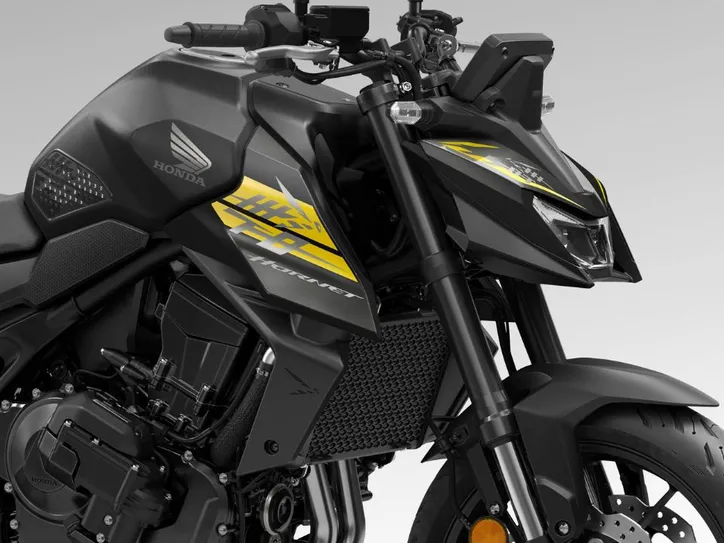 Linha 2027 da CB750 Hornet