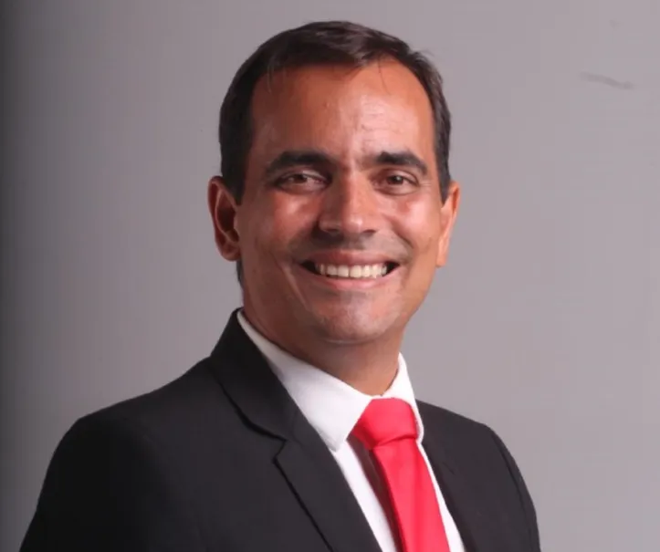 O reitor Deivid Carvalho Lorenzo