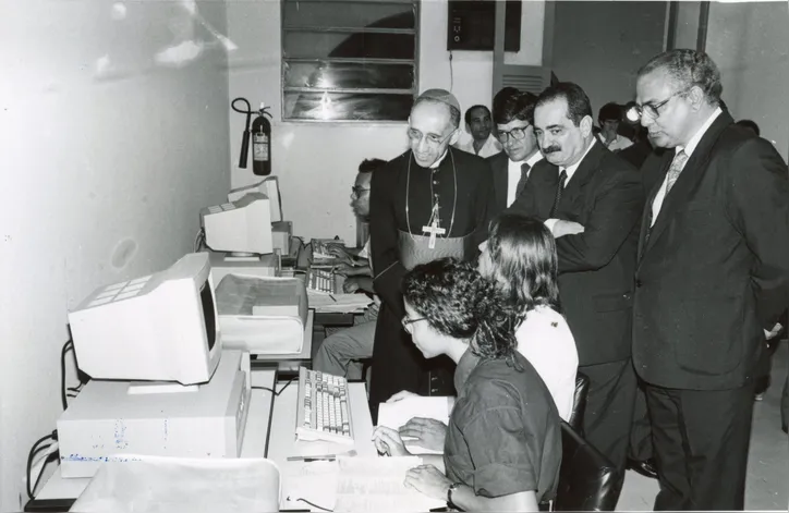Inauguração do Centro de Processamento de Dados da Ucsal em 1991, com a presença do então arcebispo de Salvador e primaz do Brasil, cardeal Dom Lucas Moreira Neves