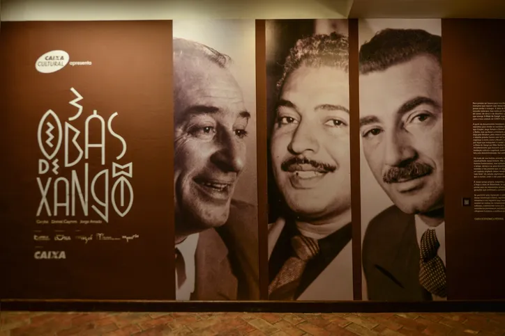 A exposição “3 Obás de Xangô” reúne obras, documentos e registros históricos de mais de 45 artistas na CAIXA Cultural Salvador, no Pelourinho