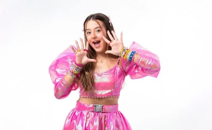 Marcela Jardim apresenta a turnê “Boom Explode”, com música, coreografias e interação com o público, no Teatro Jorge Amado
