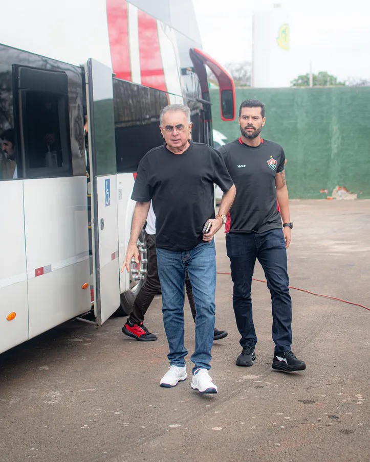 Sérgio Papellin chegando no Maião, em Mirassol