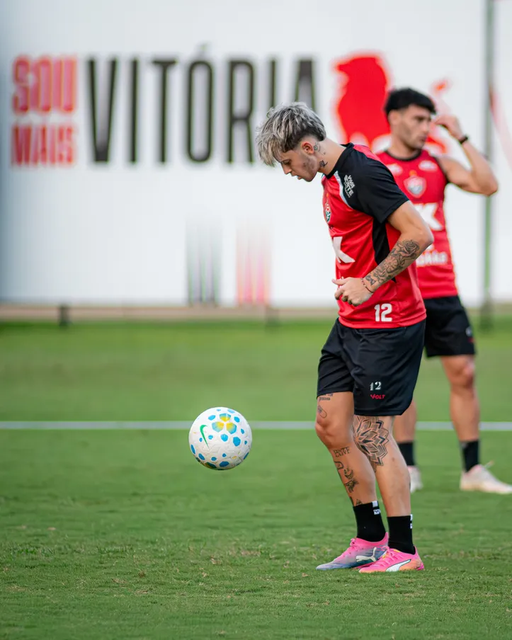 Diego Tarzia em treino do Vitória