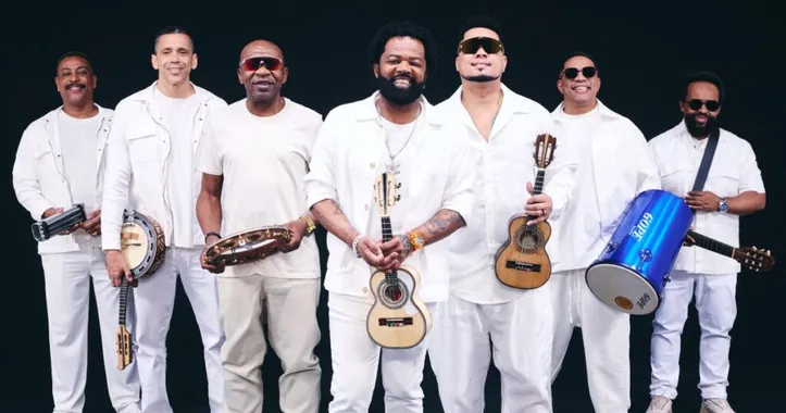 Grupo Revelação e Xande de Pilares se reencontram no show “Tava Escrito”, na Arena Fonte Nova.