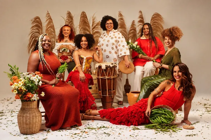 Sambaiana apresenta as canções do álbum “Sagrado Profano Real” em show de lançamento na Casa Rosa.