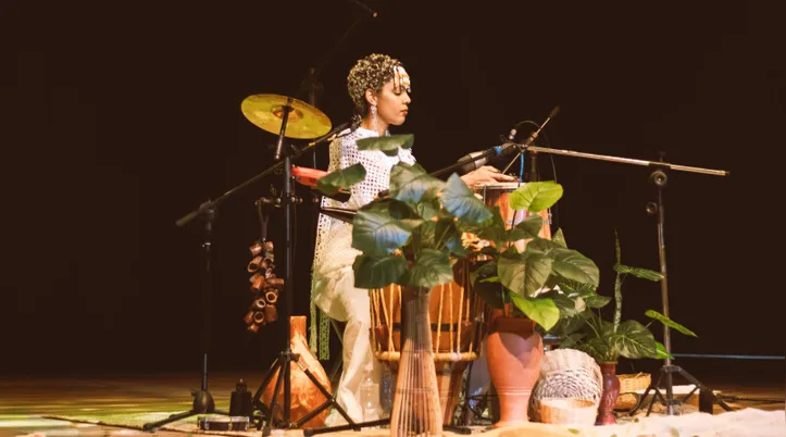 Festival Ọrọ̀ Dúdú reúne literatura, música e performance em celebração à palavra e à ancestralidade negra na Barroquinha.