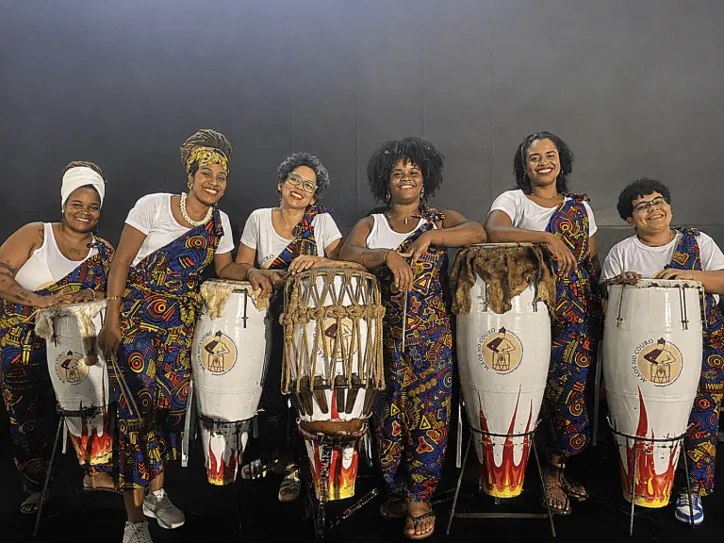 Pelourinho















Final do Slam das Minas Bahia reúne poesia falada, música e protagonismo feminino na Praça Tereza Batista, no Pelourinho.