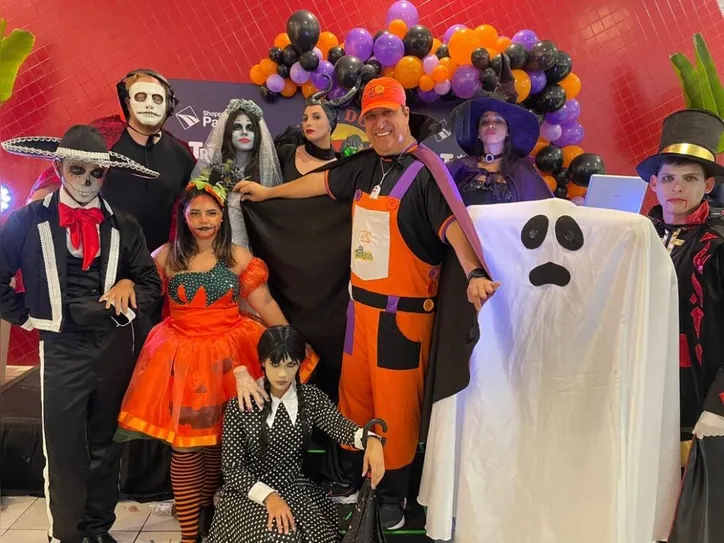 tio paulinho
Tio Paulinho comanda brincadeiras e caça aos doces na programação gratuita de Halloween do Shopping Paralela.