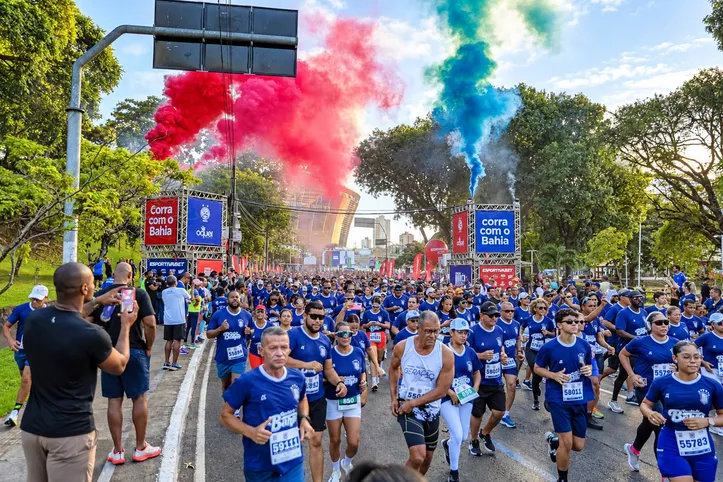 A 5ª Corrida do Bahêa reúne esporte, paixão tricolor e shows de Tomate e Tony Salles na orla de Salvador.