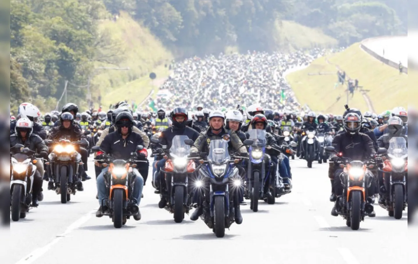 A primeira motociata ocorreu em Brasília, no dia 9 de maio