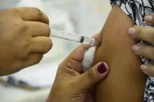 Imagem ilustrativa da imagem Salvador segue vacinação para pessoas com nome no site da SMS