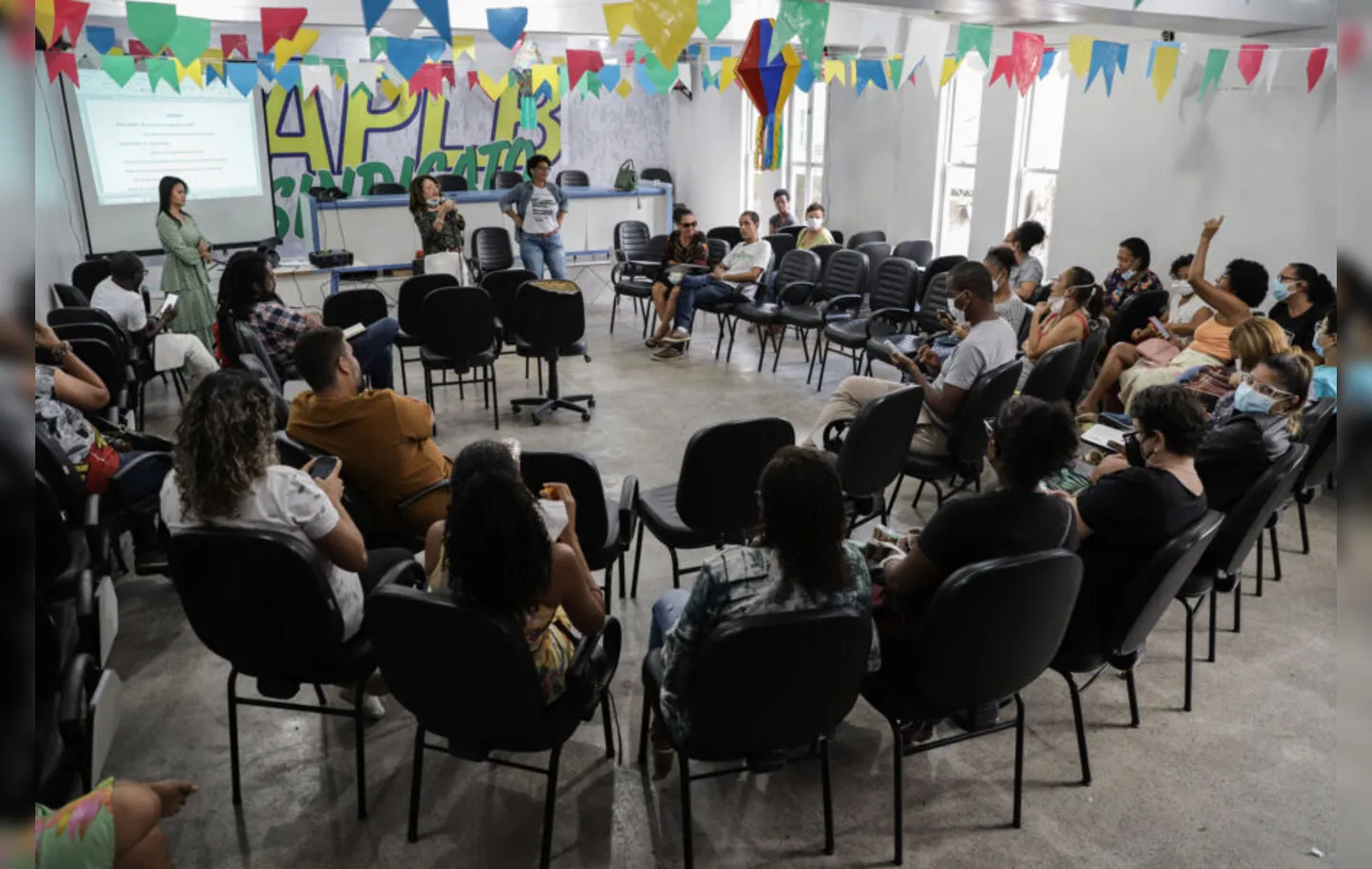 Representantes da categoria estiveram reunidos na sede do Sindicato dos Trabalhadores em Educação do Estado da Bahia (APLB-BA)