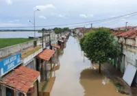 Após chuvas, ruas de Xique-Xique são inundadas com esgoto