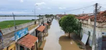Imagem ilustrativa da imagem Após chuvas, ruas de Xique-Xique são inundadas com esgoto