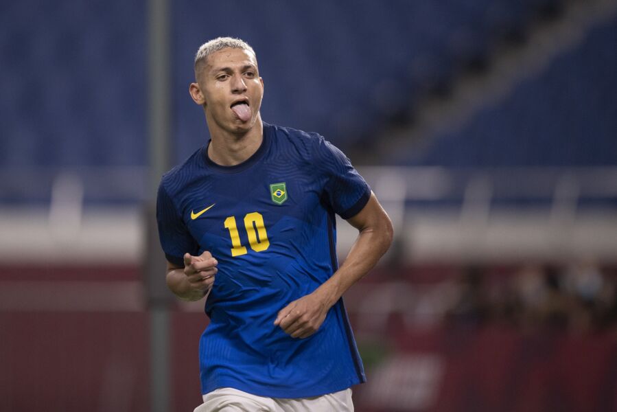 Richarlison desponta como grande candidato à 9 do Brasil na Copa